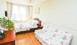 AELITA Apartment with Port View