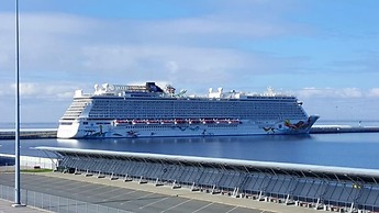 AELITA Apartment with Port View