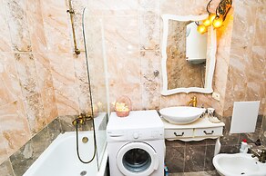 AELITA Apartment with Port View