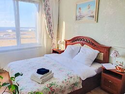 AELITA Apartment with Port View