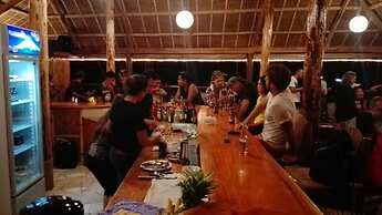 Zenith Inn & Resto Bar