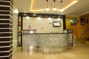 Glamossay Hotel