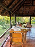 iKhaya LamaDube Game Lodge