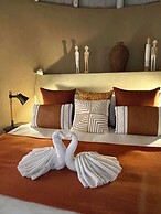 iKhaya LamaDube Game Lodge
