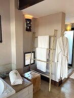 iKhaya LamaDube Game Lodge
