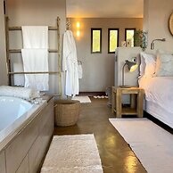 iKhaya LamaDube Game Lodge