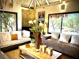 iKhaya LamaDube Game Lodge