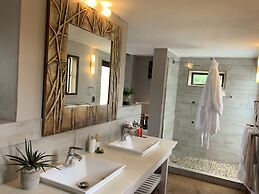 iKhaya LamaDube Game Lodge