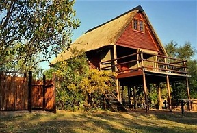 iKhaya LamaDube Game Lodge