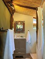 iKhaya LamaDube Game Lodge