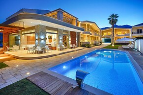 Lobelia Luxury Suites