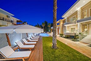 Lobelia Luxury Suites