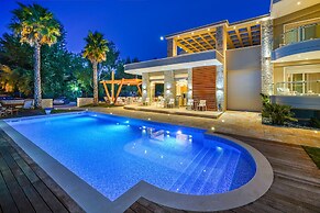 Lobelia Luxury Suites