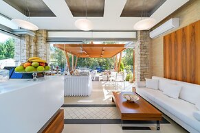 Lobelia Luxury Suites