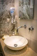 Lobelia Luxury Suites