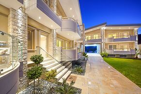 Lobelia Luxury Suites