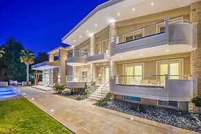 Lobelia Luxury Suites