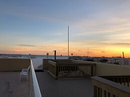 Clearwater 2b 1 Bedroom Condo by Redawning