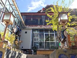 Yangkor Tibetan Homestay - Hostel