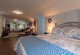 Riverboat Bed & Breakfast