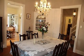 Riverboat Bed & Breakfast