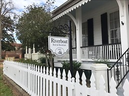 Riverboat Bed & Breakfast