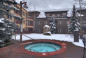 8619 Expedition Station 2 Bedroom Condo by RedAwning