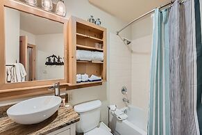 8619 Expedition Station 2 Bedroom Condo by RedAwning