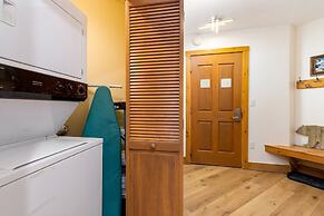 8577 Expedition Station 3 Bedroom Condo by RedAwning