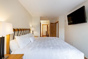 8577 Expedition Station 3 Bedroom Condo by RedAwning