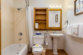 8577 Expedition Station 3 Bedroom Condo by RedAwning