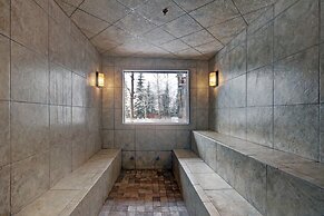 8577 Expedition Station 3 Bedroom Condo by RedAwning