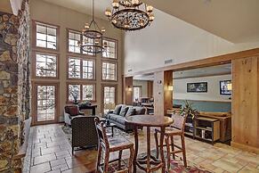 8577 Expedition Station 3 Bedroom Condo by RedAwning