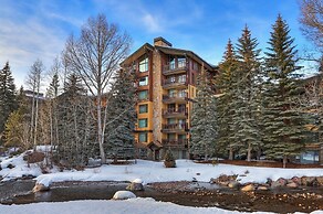2 BR Next to Eagle River in the Heart of Vail by RedAwning - Save 20% 