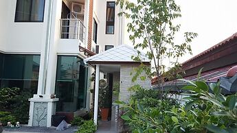 Narai Iyara Palace Lopburi