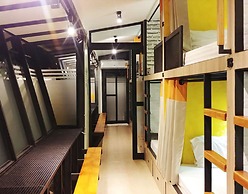 Green House Neo-Resotel - Hostel