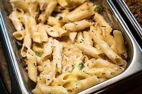 Bhikampur Lodge By Howard