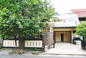 Green Surabaya Homey