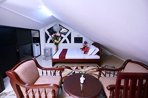 Hotel-All Season Lodge
