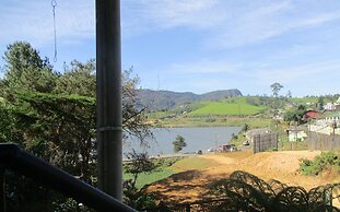 Lake Crown Holiday Home