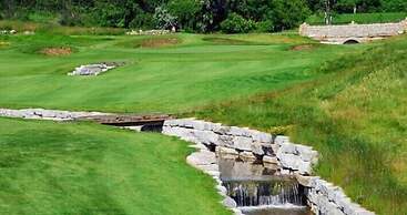 Red Maple inn and suites