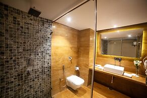 Hotel Hilltop Palace