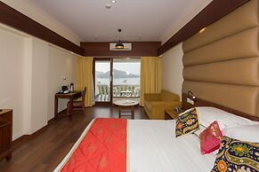 Hotel Hilltop Palace