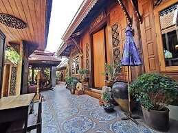 Baanthep Antique Homestay