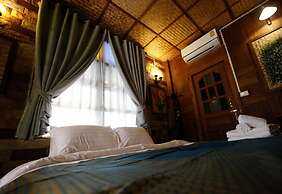 Baanthep Antique Homestay