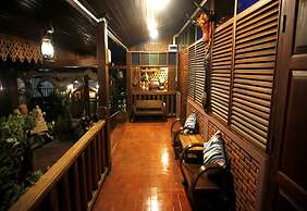 Baanthep Antique Homestay