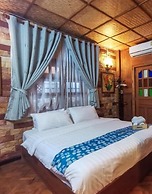 Baanthep Antique Homestay