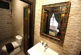 Baanthep Antique Homestay