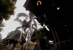 Baanthep Antique Homestay