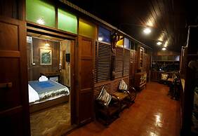 Baanthep Antique Homestay